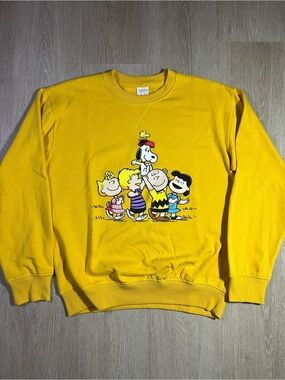 Yellow Peanuts Graphic Crewneck Sweatshirt Cozy Retro Classic